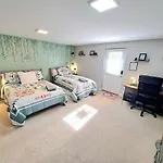 Quiet And Smoke Free Private Suite