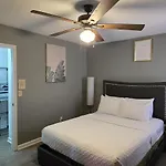 Single Rm Or Entire Home Near Uptown Charlotte