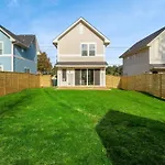 Stylish Two Story Close To South End And Uptown