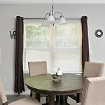 Cozy & Modern Close To Uptown & Airport Holiday home