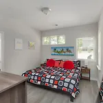 Holiday home Cozy & Modern Close To Uptown & Airport Charlotte