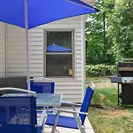 Cozy & Modern Close To Uptown & Airport Holiday home