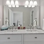 Holiday home Cozy & Modern Close To Uptown & Airport *