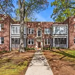 Stylish Myers Park 2 Bedroom With Screened Porch