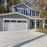 Perfect Getaway Prime Location Game Room And Hottub