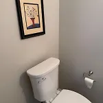 Modern Entire 2-Bedroom House For 6 Guests At University City