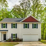 Stay & Play In Charlotte: Family Home W/ Deck