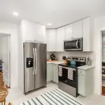 Holiday home Walkable Trendy Hideout For Foodies - 3br-2ba Charlotte