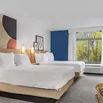 Spark By Hilton Tyvola I-77 Hotel