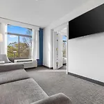 Spark By Hilton Tyvola I-77 Hotel