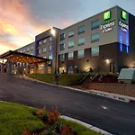 Holiday Inn Express & Suites - Charlotte Ne - University Area By Ihg