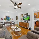 2 Bedroom In Myers Park With Comfortable Screened Porch Holiday home *
