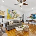 2 Bedroom In Myers Park With Comfortable Screened Porch Holiday home