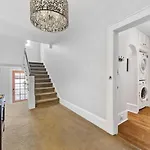 Holiday home 2 Bedroom In Myers Park With Comfortable Screened Porch Charlotte
