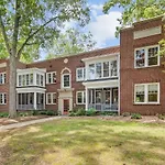 2 Bedroom In Myers Park With Comfortable Screened Porch Charlotte