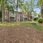 2 Bedroom In Myers Park With Comfortable Screened Porch *
