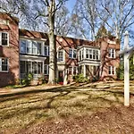 2 Bedroom In Myers Park With Comfortable Screened Porch Holiday home