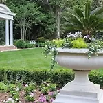 Holiday home 2 Bedroom In Myers Park With Comfortable Screened Porch