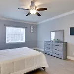 Charlotte Gem W/ Gym: Near Hospitals & Park Expo
