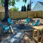 Uptown House King Beds Fenced Yard Firepit