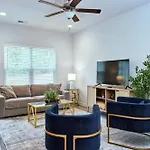 Apartment Southern Haven Stunning Modern Townhome Charlotte