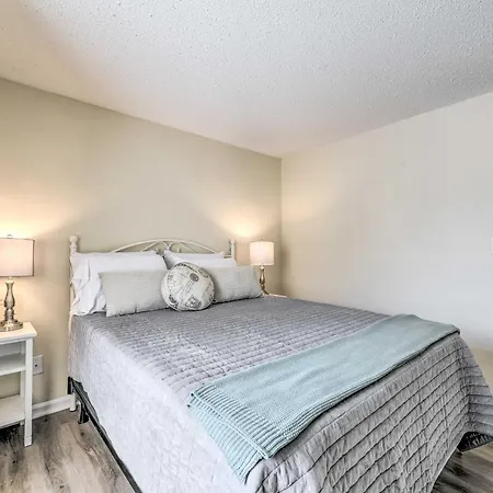 Inviting Getaway - Half Mile To Unc! *