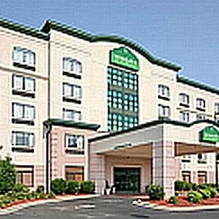 Wingate By Wyndham Airport 3*