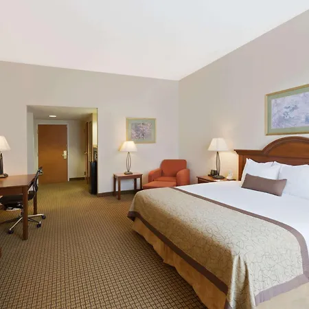 Hotel Wingate By Wyndham Airport Charlotte