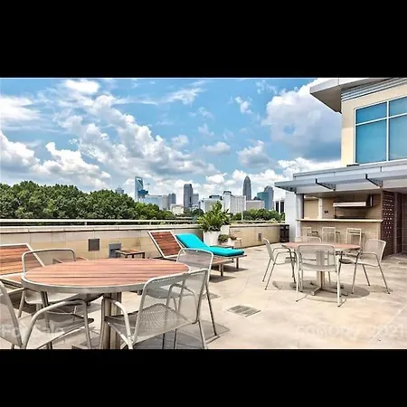 Apartment The Versace Loft Charlotte
