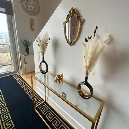 Apartment The Versace Loft Charlotte