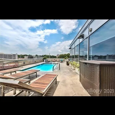 Apartment The Versace Loft Charlotte