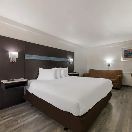 Quality & Airport 3* Charlotte