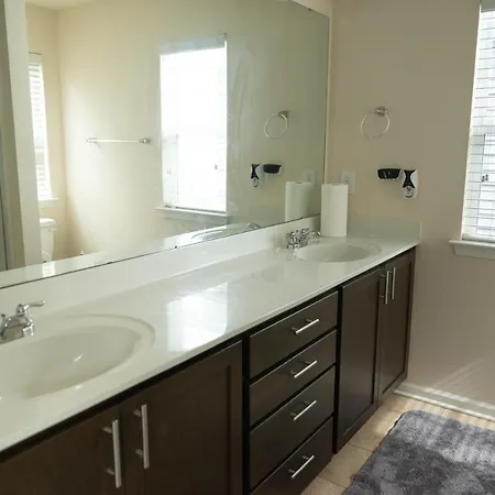 Holiday home Hidden Gem In The South End *