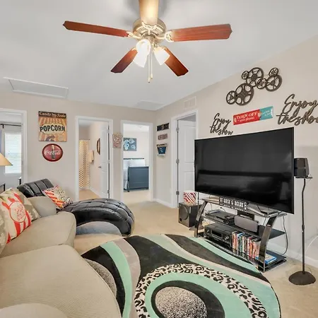 Holiday home Charming Retreat In Steele Creek *