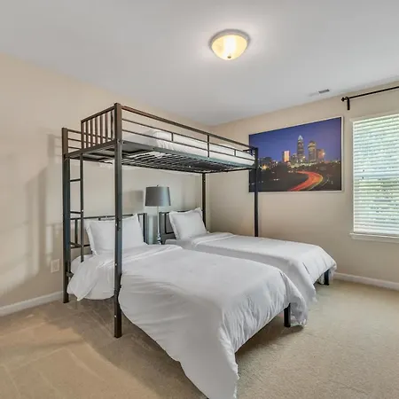 Holiday home Charming Retreat In Steele Creek
