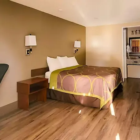 Rodeway Airport Area Inn