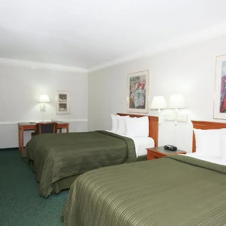 Hotel Quality & Airport 3*