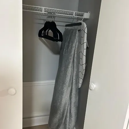 Holiday home Comfy Lower Lvl With Jetted Tub Near Uptown And Unc