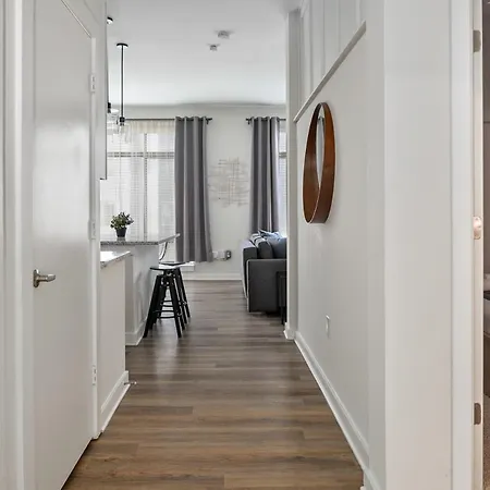 Spacious 2bd With Private Balcony And Free Parking * Charlotte