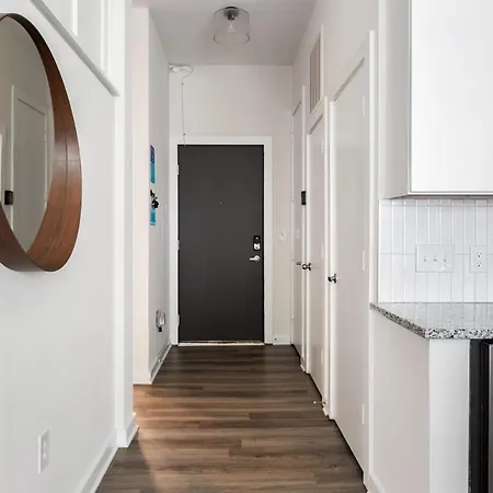 Spacious 2bd With Private Balcony And Free Parking * Charlotte