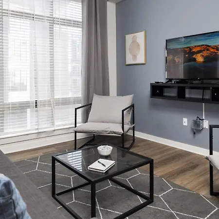 Apartment Spacious 2bd With Private Balcony And Free Parking *
