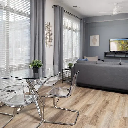 Spacious 2bd With Private Balcony And Free Parking