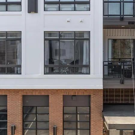 Apartment Spacious 2bd With Private Balcony And Free Parking Charlotte