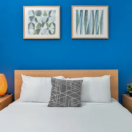 Spacious 2bd With Private Balcony And Free Parking * Charlotte
