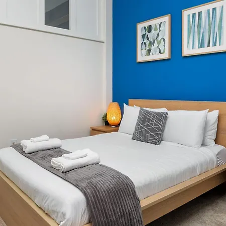 Spacious 2bd With Private Balcony And Free Parking * Charlotte