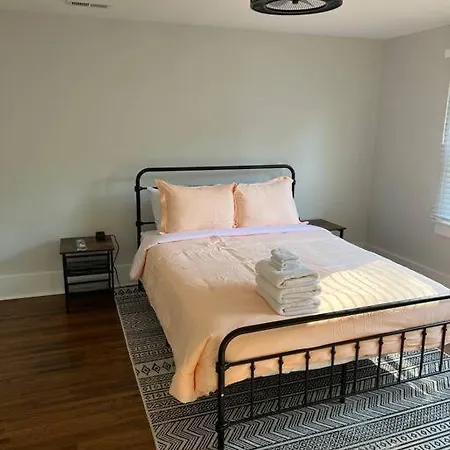 Noda Escape Three Bedroom Apartment Charlotte