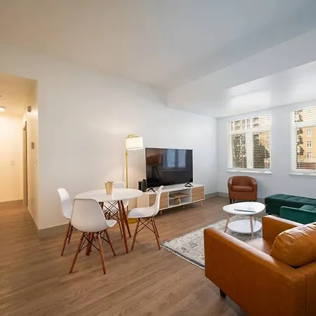 Apartment Uptown Style