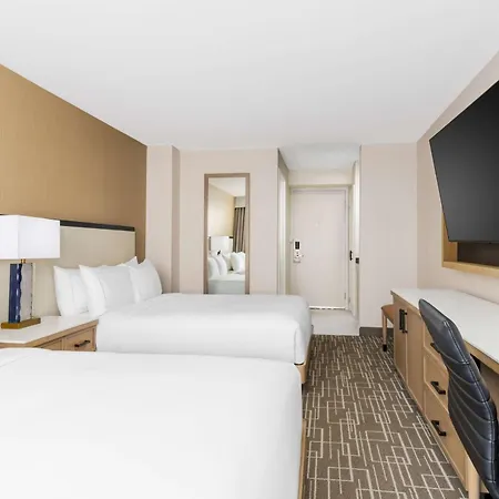 Hotel Doubletree By Hilton Center 4*