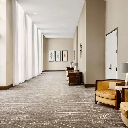 Hilton Garden Southpark 3*