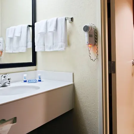 Fairfield & Arrowood Hotel 3*